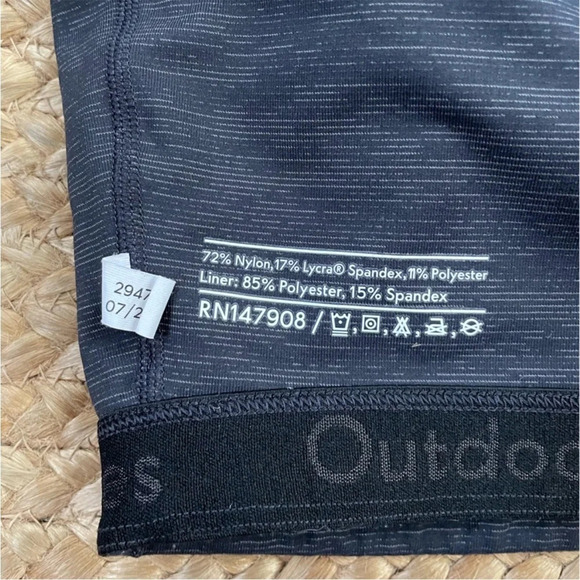 OUTDOOR VOICES Move Free Padded Microstripe High Neck Sports Bra - Picture 7 of 8